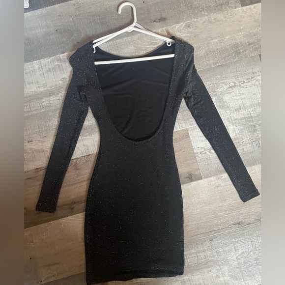 LULU’S BACKLESS BODYCON DRESS - Picture 4 of 4